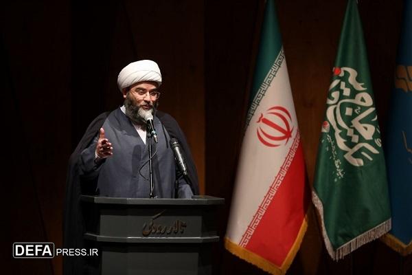 از رجزخوانی شاعران جوان در وصف حاج قاسم تا ندای حیدر حیدر شرکت کنندگان