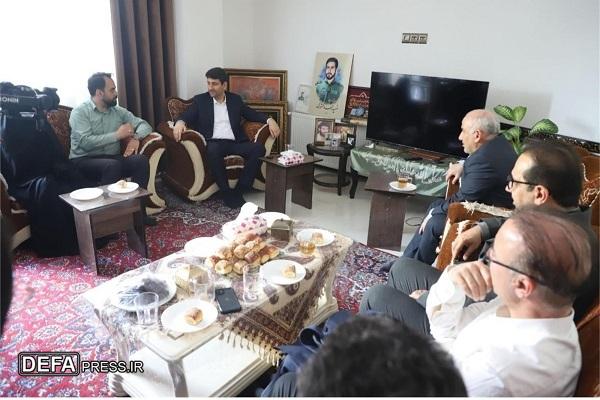 دیدار وزیر ارتباطات و فناوری اطلاعات با خانواده شهید «کشوری» + تصاویر