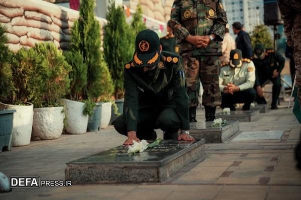 «مهمانی لالهها» در گلزار شهدای کرمان برگزار شد+تصاویر «مهمانی لالهها» در گلزار شهدای کرمان برگزار شد+تصاویر