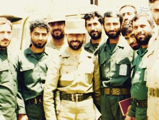 تصویری جالب از جلسه فرماندهان سپاه با فرمانده ارتش