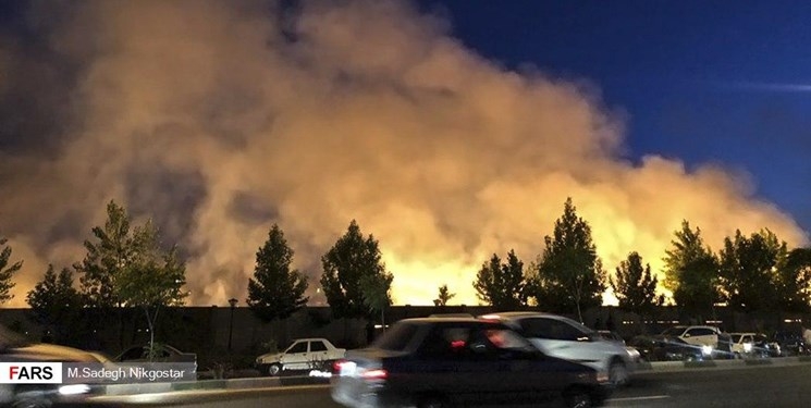 آتش سوزی یک مزرعه دامپروری در محدوده سه راهی گوهردشت کرج+ فیلم