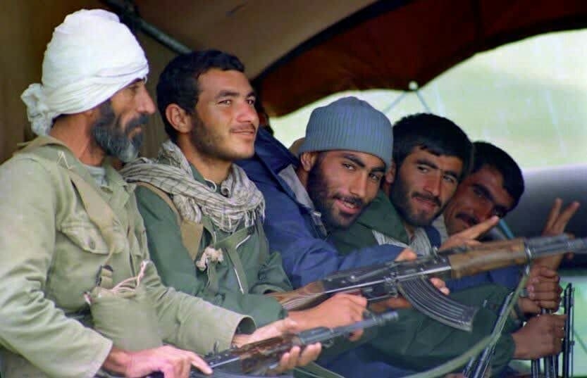 وجـــودتـان را …
با عشق سرشته بودند 
و سرنوشت تـــان را با شهادت …
گـــــم ن…