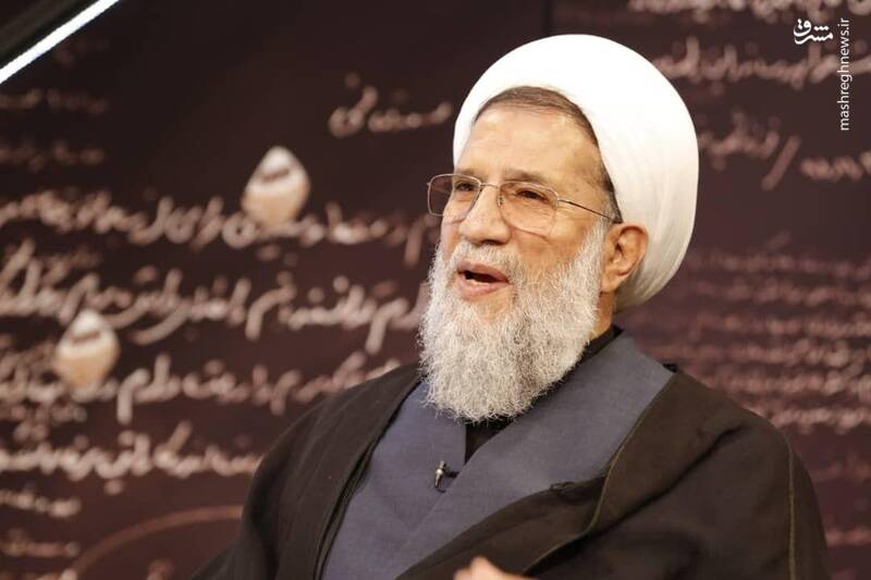 استفاده از ۱۲ هزار نفر کادر درمانی ارتش برای مبارزه با «کرونا»/ پاسخ رهبری به درخواست ارتشیها برای حضور بیشتر در محور مقاومت