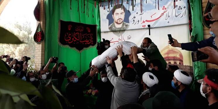اقبالیه زکریای شهید را در آغوش کشید +عکس