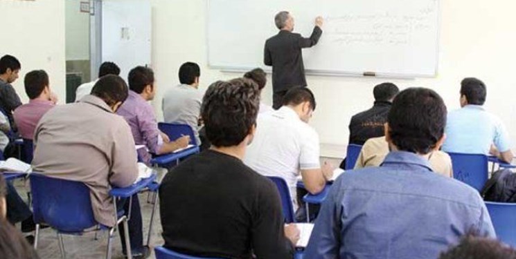 فارس از مطالبه هزاران دانشجوی دکتری گزارش می دهد/ شرایط سخت دفاع و هزینه سنگین سنوات