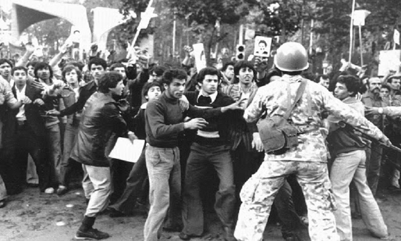 «۱۳ آبان ۵۷» روز شعله‌ور شدن خشم ملت ایران علیه رژیم پهلوی