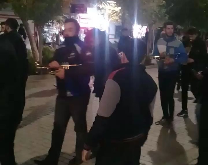 .
دسته عزاداری در قم بمناسب شب وفات حضرت معصومه(س)
.

.
…