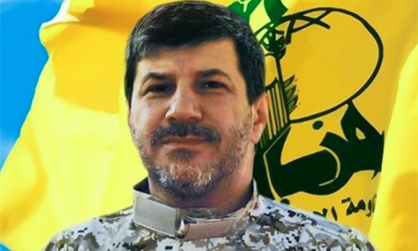 پشت سر امام خمینی (ره) متوقف نشوید!