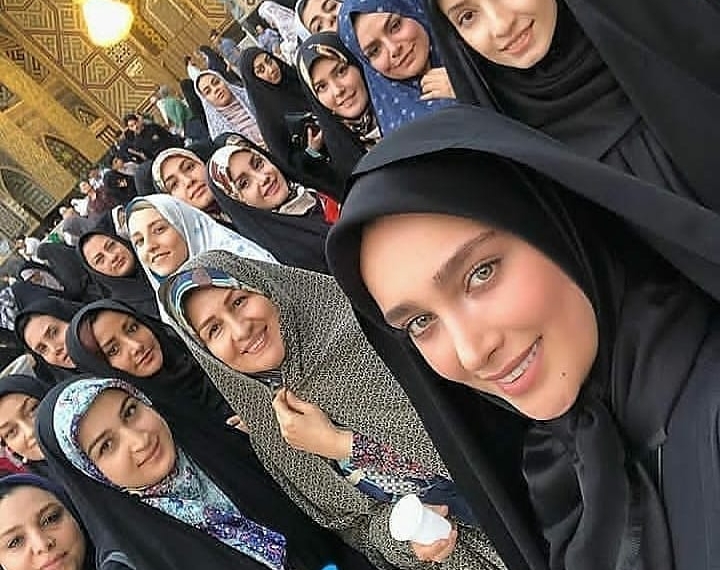 مبارزه انسان را داغ میکند
و تجربه انسان را پخته!
هر داغی روزی سرد میشود، ولی هیچ پختها…