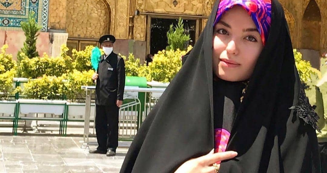 ‏‮ ‬‏‪إن الله
لا يضيّع أجر قلب
نبض بحُبه…

خداوند اجر قلبی را که به [عـشقِ] او می‌تپد ،ض…