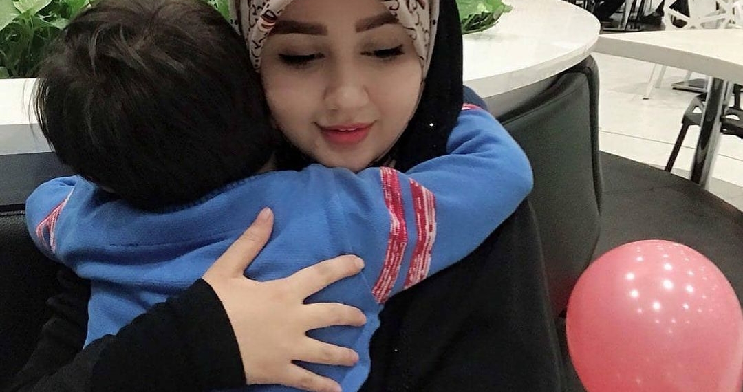 .
چشم مخصوص تماشاست اگر بگذارند…
و تماشای تو زیباست اگر بگذارند…
من از اظهار نظرهای …