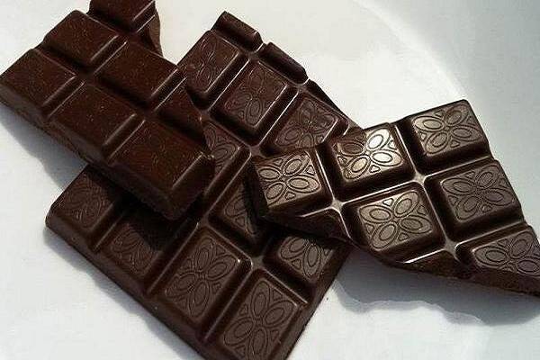 تاثیر شکلات تلخ و انگور در مقابله با کرونا