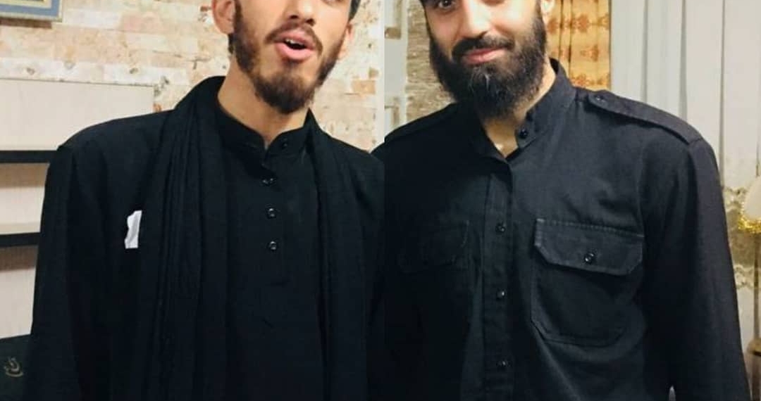 {  } 
در کنار برادر عزیزم آقا سید رضا نریمانی…
استان قزوین… 
التماس دعا… 
یا علی مدد…