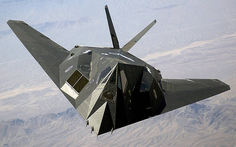 عکس/ آیا F-117 به خدمت بازگشته است ؟