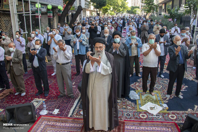 عکس/ اقامه نماز عید فطر در اختیاریه تهران