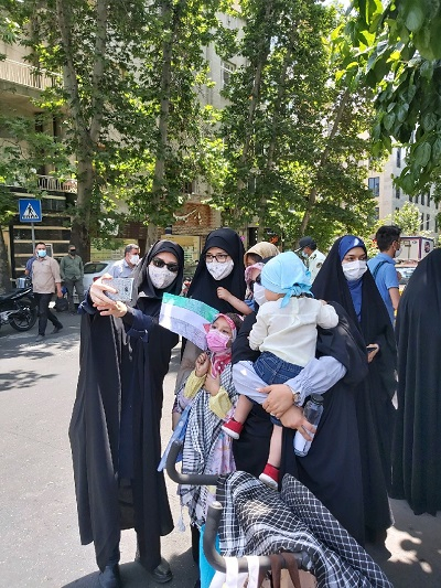 مادرانه زنان تهرانی در سوگ شهادت کودکان فلسطینی/ فرزندان خود را برای مبارزه با اسرائیل آماده میکنیم+ تصاویر