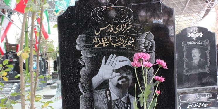 گلباران مزار شهدای رسانه‌ در بزرگ‌ترین گلزار شهدای جهان+تصاویر