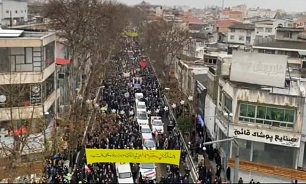 آغاز راهپیمایی ۲۲ بهمن در مازندران/ «بهمن تماشایی» زیر باران رحمت الهی