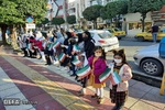تصاویر/ حلقه اتحاد کودکان آملی در پویش «پرچم  افتخار»