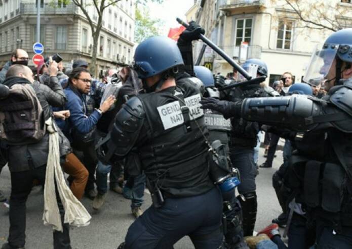 فیلم/ حمله پلیس فرانسه به معترضین