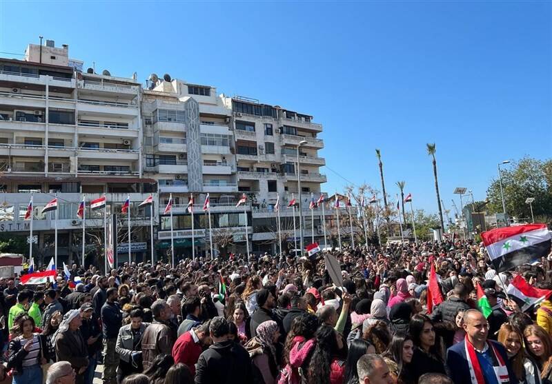 تجمع مردم سوریه برای همبستگی با روسیه