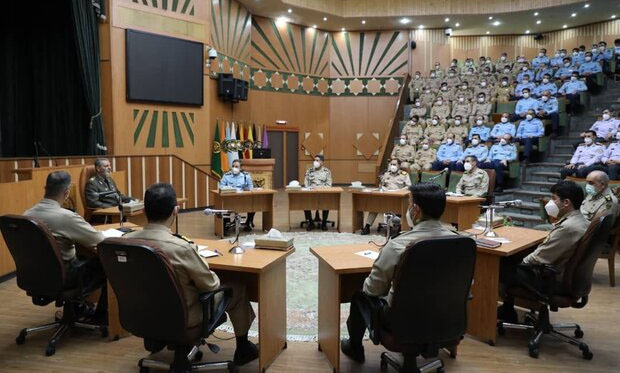 نشست هم‌اندیشی سرلشکر موسوی با دانشجویان دافوس برگزار شد