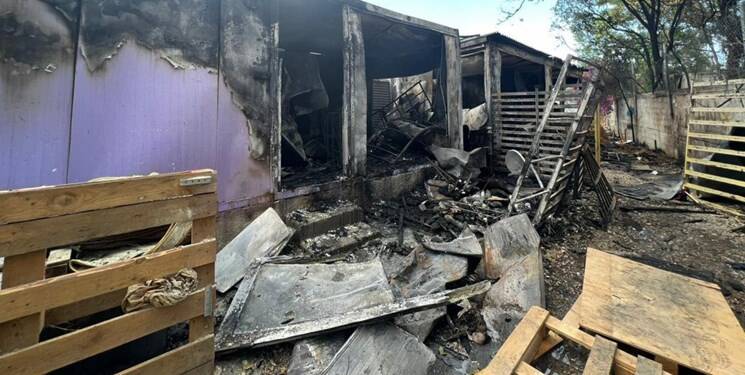 اردوگاه پناهجویان در «آتن» در آتش‌ ویران شد +عکس