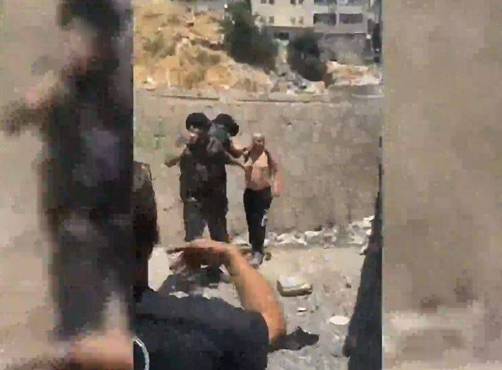 فیلم/ بازداشت و آزار کودک فلسطینی توسط نظامیان رژیم صهیونیستی