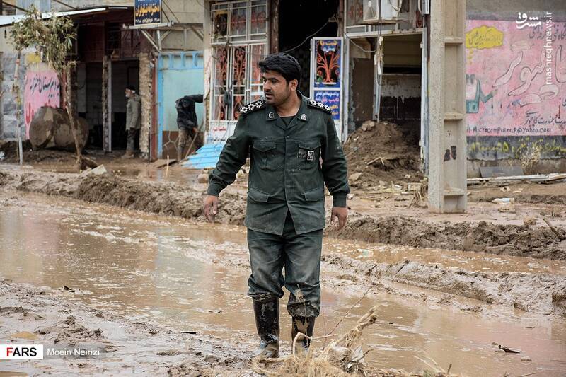 بسیجی‌ها عادت دارند در گِل بروند