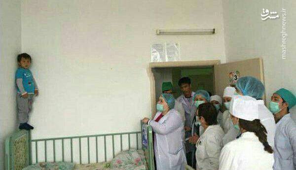 عکس/ نحوه راضی کردن کودک در بیمارستان!