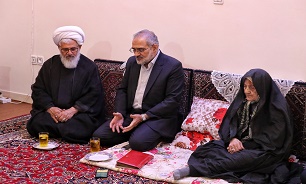 مدیران زنجانی با خانواده شهید «رحیم امیر سعادتی» دیدار کردند