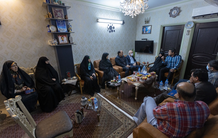 باید همواره یاد شهدای جامعه پزشکی را به عنوان چهره‌های ماندگار حفظ کنیم/ رد پیشنهاد همکاری در بیمارستان‌های مطرح تهران