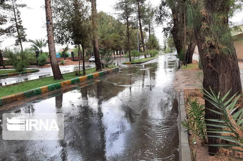 آسمان برخی نقاط کشور بارانی می‌شود