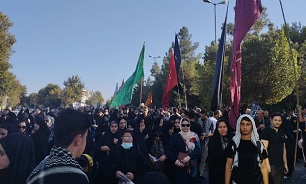 تصاویر/ راهپیمایی جاماندگان اربعین حسینی در مسیر مزار شهدای ارومیه