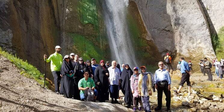 خانوادگی در حوالی بلندترین آبشار مازندران +عکس