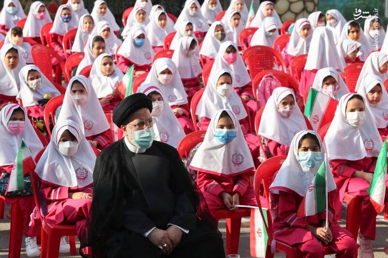 عکس/ زنگ آغاز سال تحصیلی ۱۴۰۲-۱۴۰۱ با حضور رئیسی