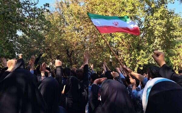 از بوشهر تا تبریز، دانشجویان یک کشور علیه اغتشاشات به پا خواستند + عکس و فیلم