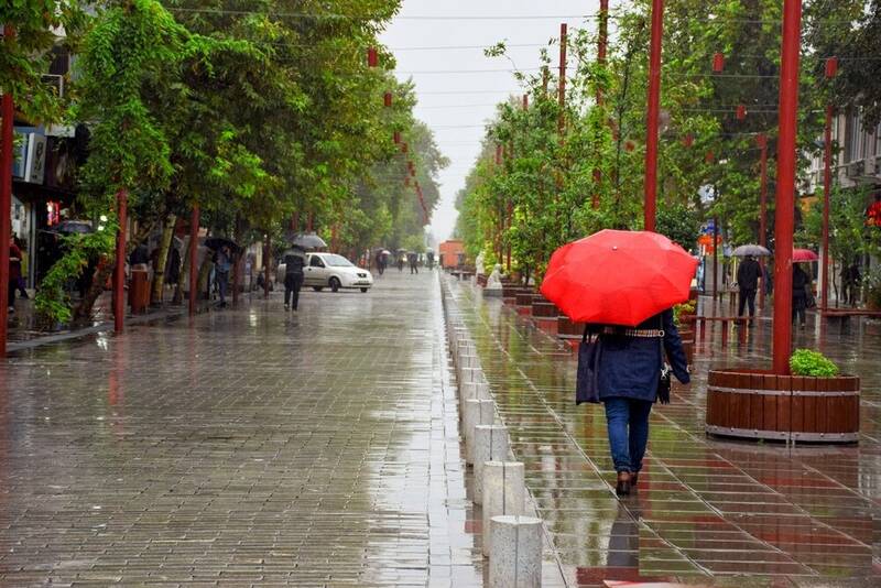 رگبار باران و وزش باد شدید در تهران