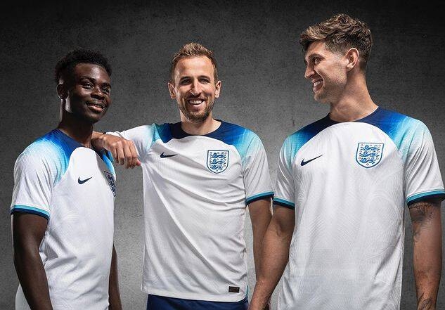 تیمی که همیشه روی کاغذ مدعی قهرمانی است!/ انتظار ۶۶ ساله سه‌شیر پایان می‌یابد؟ +عکس