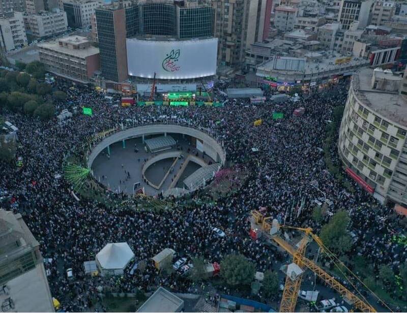 فیلم زیبای هوایی از جشن میلاد پیامبر مهربانی در میدان ولیعصر تهران