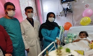 جشن تولد کودک مجروح حادثه تروریستی در حرم شاهچراغ (ع) برگزار شد