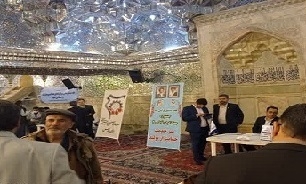 میز خدمت جهادی رفع موانع تولید در مصلی کازرون برپا شد