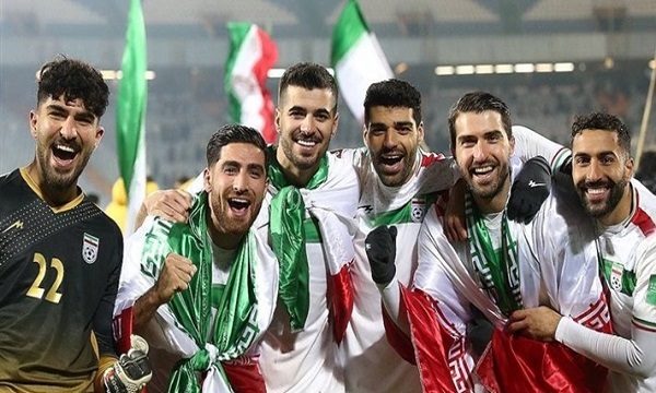عطوان: امشب پرچم ایران را بالا می‌برم / با پیروزی جمهوری اسلامی صد‌ها میلیون مظلوم شاد می‌شوند