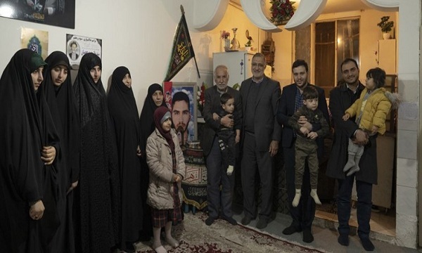 دیدار یلدایی شهردار تهران با خانواده شهید عجمیان