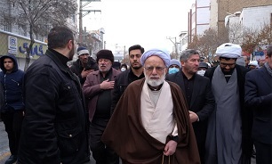 ملت ایران پای کار نظام و انقلاب اسلامی ایستاده‌ است