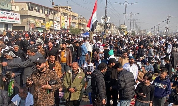 حامیان جریان صدر برای برگزاری نماز جمعه به خیابان‌های عراق آمدند+عکس