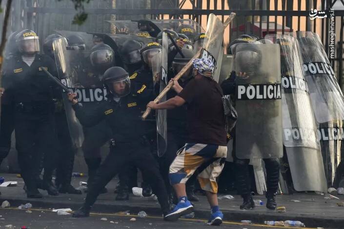 عکس/ درگیری پلیس با معترضان در پرو