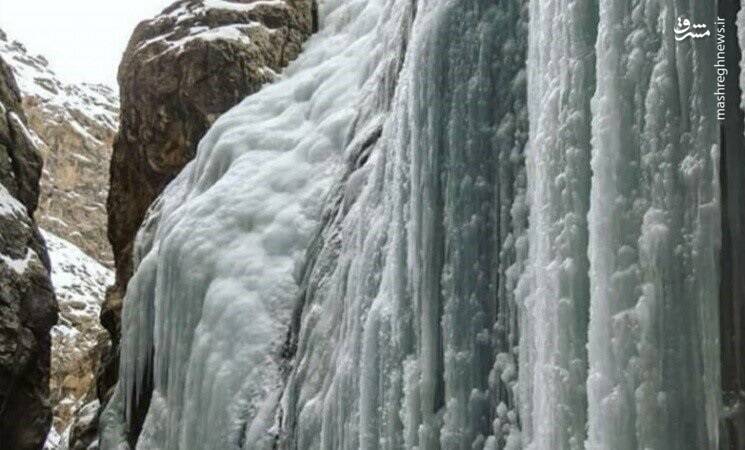 فیلم/ آبشار تنگه واشی به این زیبایی یخ زد!