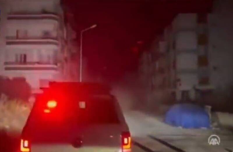 فیلم/تکان‌های شدید خودروی پلیس در لحظه زلزله جدید ترکیه