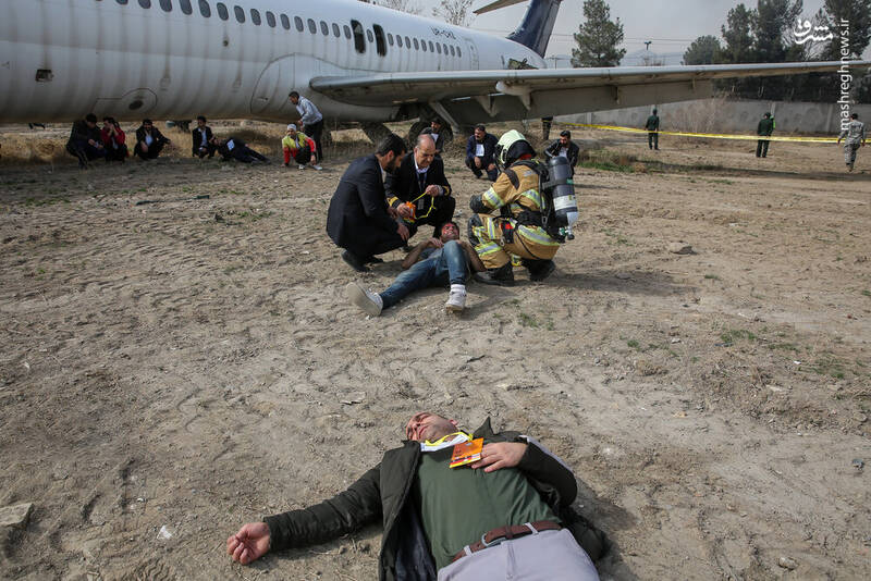 عکس/ مانور طرح اضطراری در فرودگاه مشهد